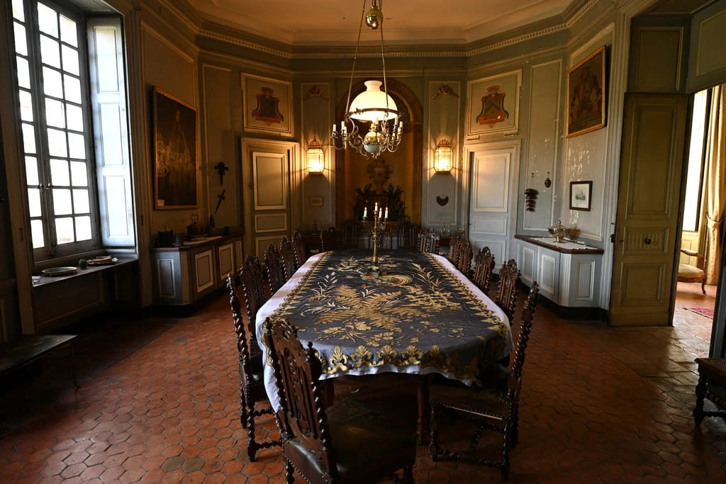 salle de réception château lachal valfleury photo jérôme abou