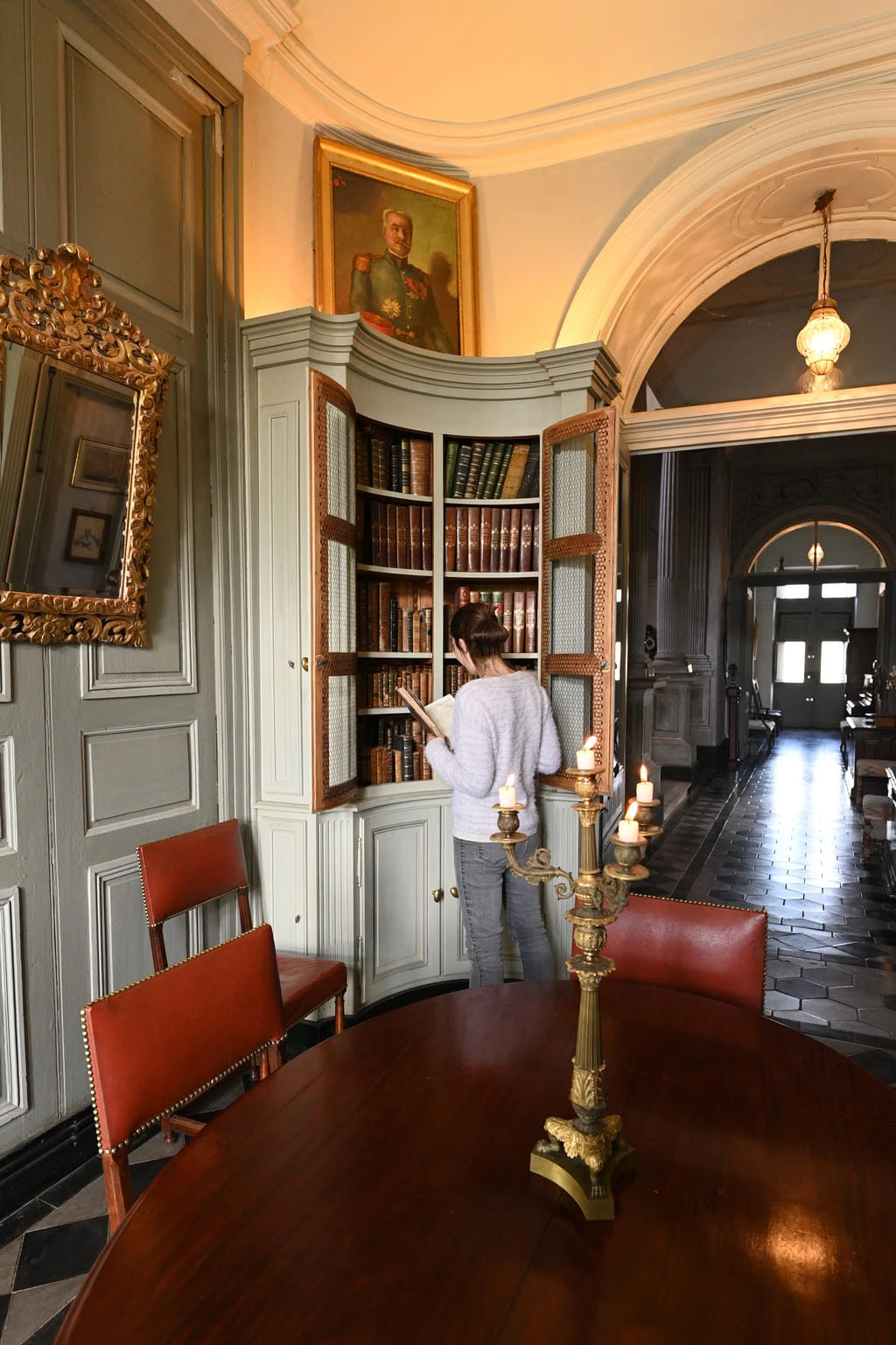 Entrée bibliothèque château lachal valfleury photo jérôme abou