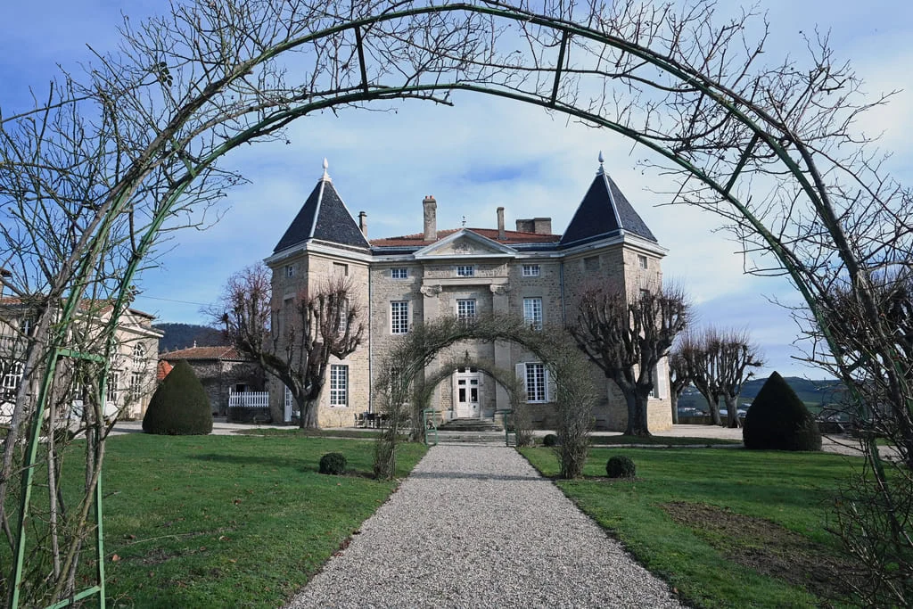 Allée centrale château lachal valfleury photo jérôme abou